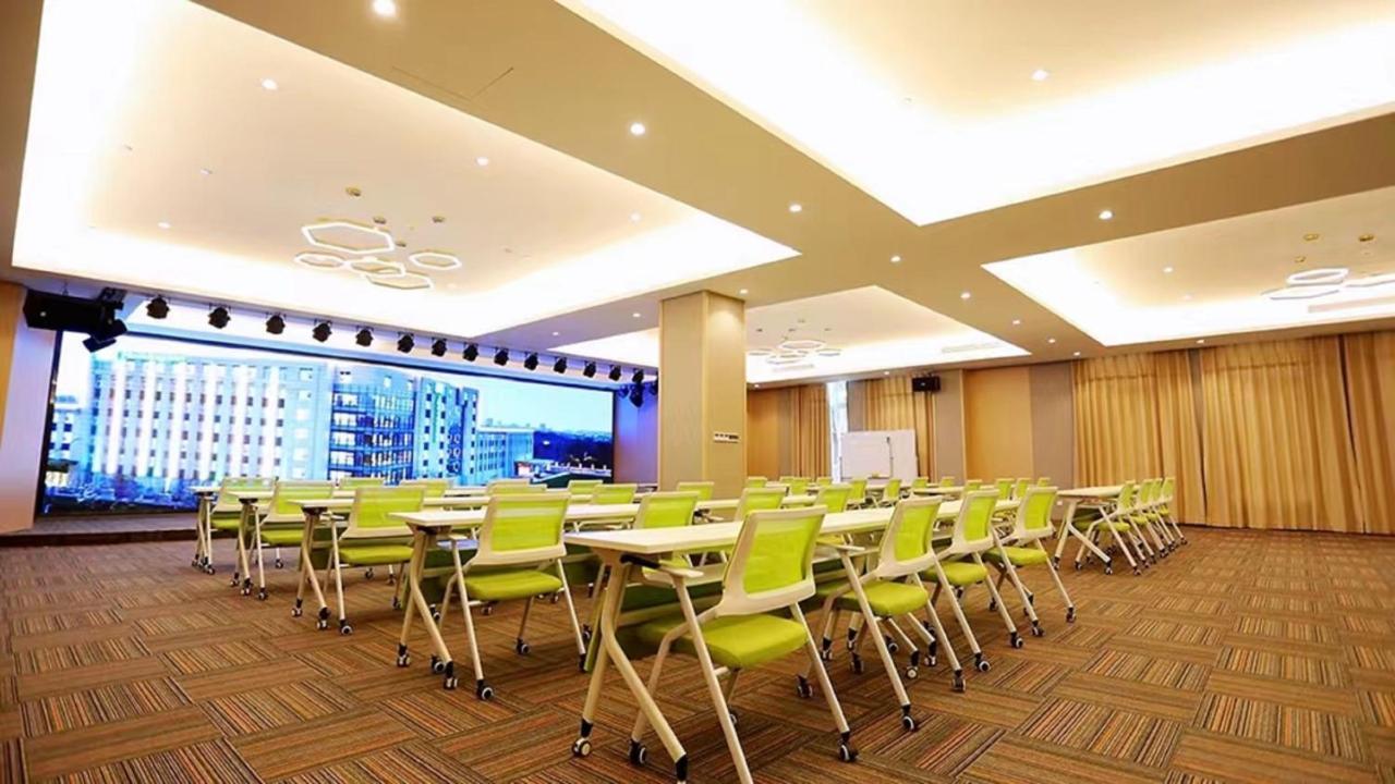 Holiday Inn Shanghai Dishui Lake By Ihg Nanhui ภายนอก รูปภาพ
