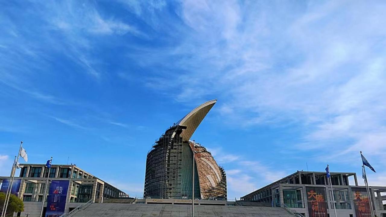 Holiday Inn Shanghai Dishui Lake By Ihg Nanhui ภายนอก รูปภาพ