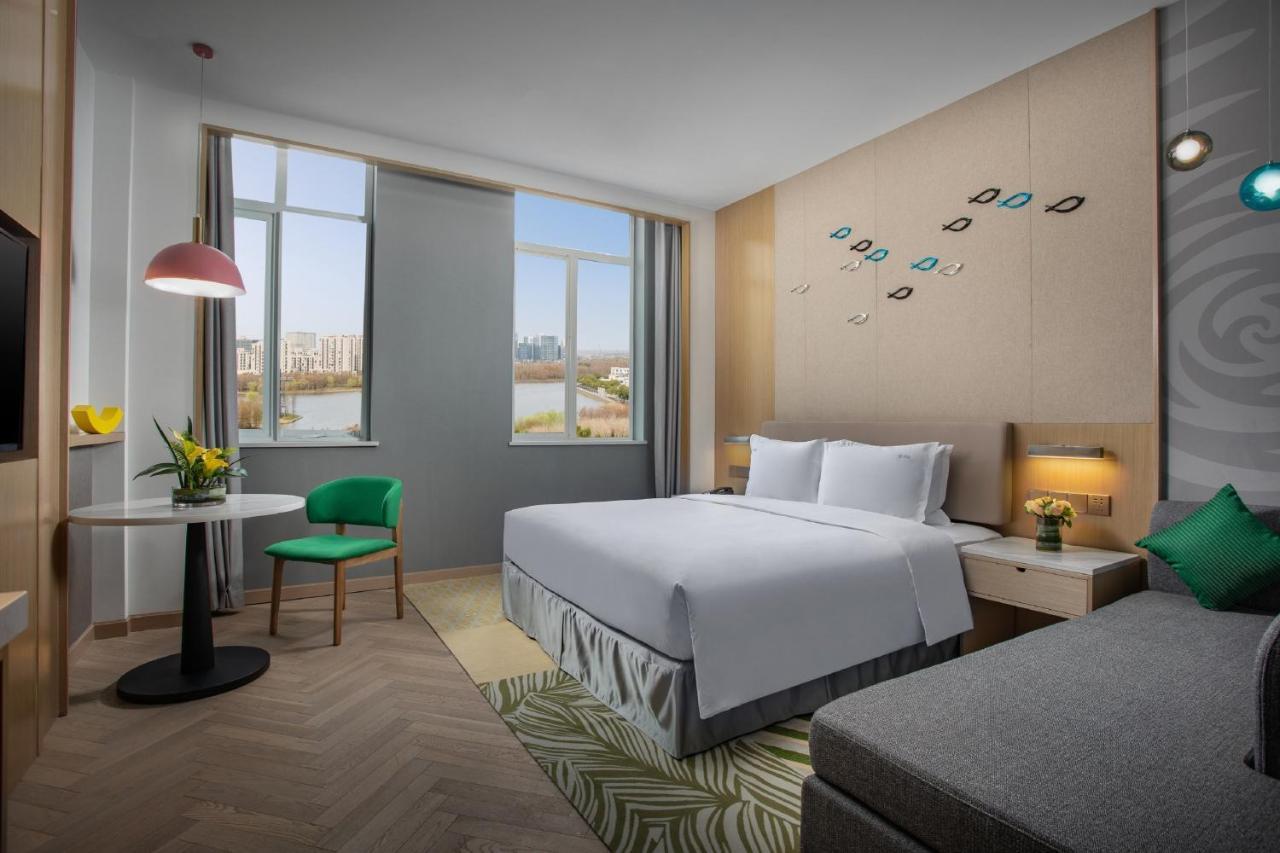 Holiday Inn Shanghai Dishui Lake By Ihg Nanhui ภายนอก รูปภาพ